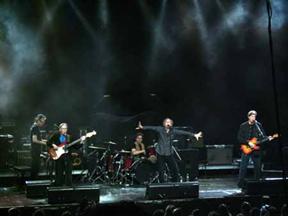 Hooters_ Beat_Up_Guitar 001_0001