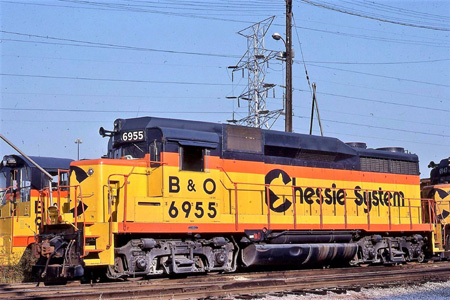 S_Scale_Chessie_GP30_6955_ small1