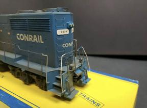 S_Scale_Conrail_GP35_2374_ 4 small