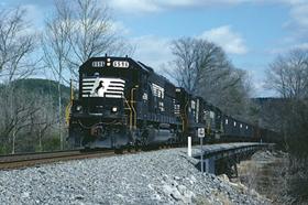 S_Scale_Norfolk_Southern_SD60_6596_4 small