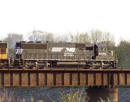 S_Scale_Norfolk_Southern_SD60_6596_6 small