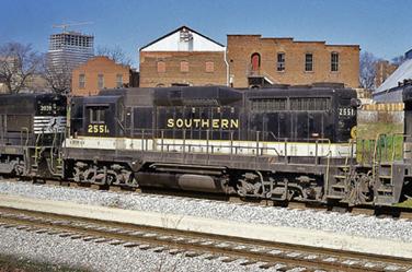 S_Scale_Southern_Railway_GP30_2551_1 small