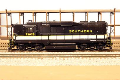 S_Scale_Southern_Railway_GP30_2551_3 small